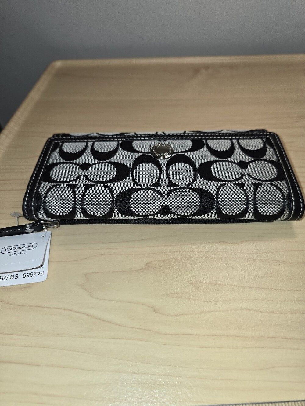 COACH F42986 Hampton Signature Jacquard Black Leather Trifold Wallet Checkbook - Picture 9 of 15
